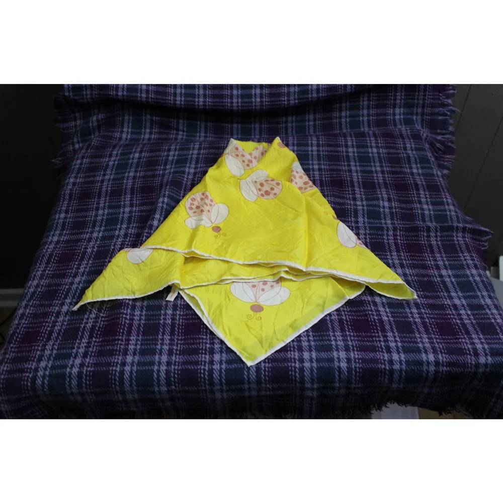 Vintage Made in Japan Yellow Ladybug Scarf - Picture 3 of 5